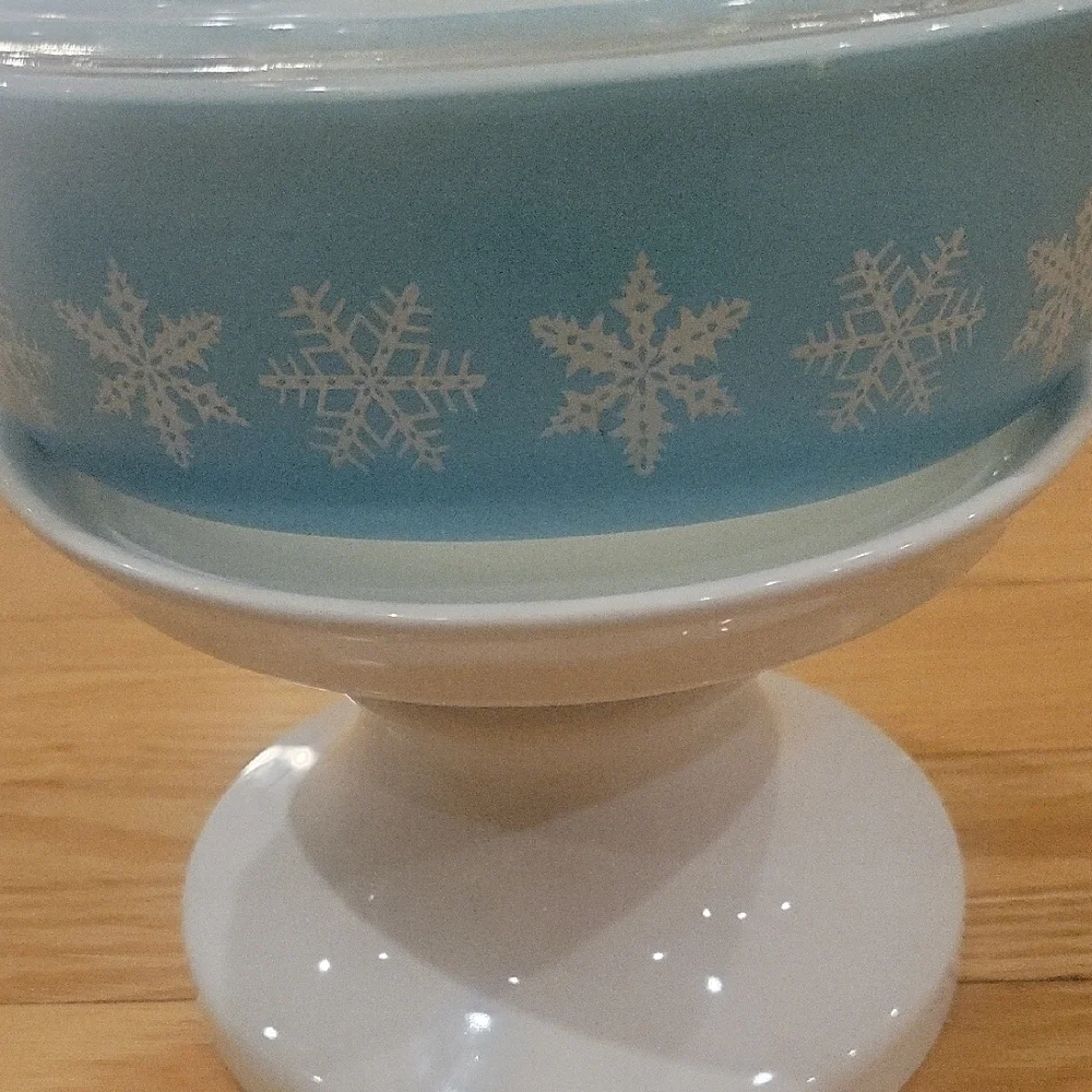Vintage Pyrex 043 Turquoise Snowflake 1.5 Casserole Dish - Picture 2 of 15